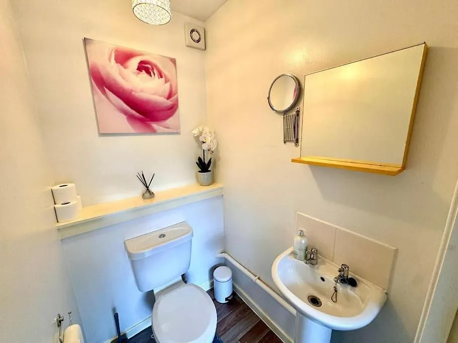 Three Bedroom House Edinburgh